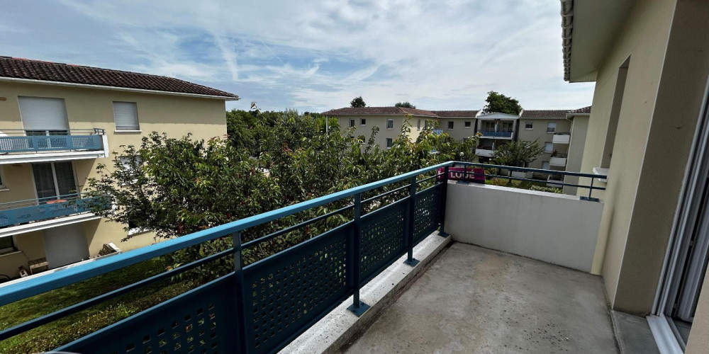 appartement à ST PIERRE DU MONT (40280)